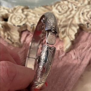 SIAM Sterling Silver Hallmarked Vintage Bracelet with safety chain detail